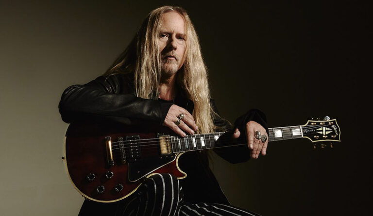 Gibson lança a Jerry Cantrell “Wino” Les Paul Custom