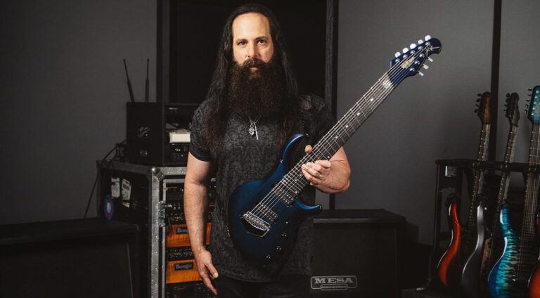 Music Man lança a Majesty 8, guitarra signature John Petrucci de 8 cordas
